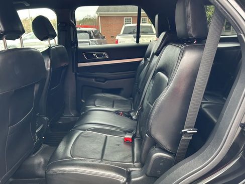 Used 2016 Ford Explorer XLT w/ Equipment Group 201A image 11