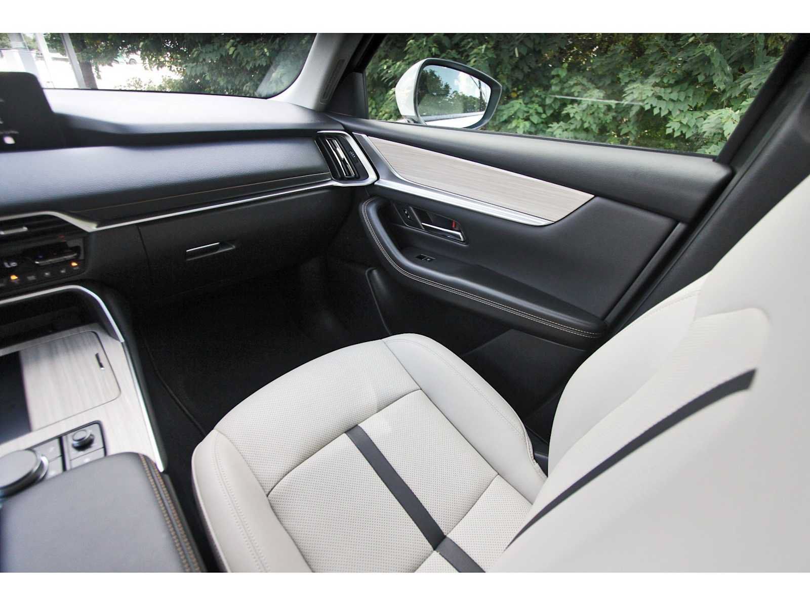 Used 2026 MAZDA CX-90 3.3 Turbo w/ Preferred Package AWD/4WD image 8