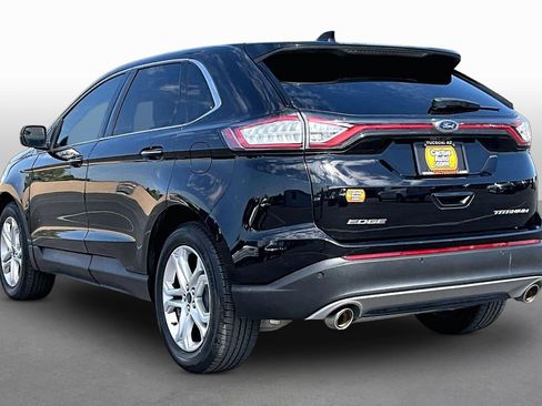 Used 2018 Ford Edge Titanium FWD image 11