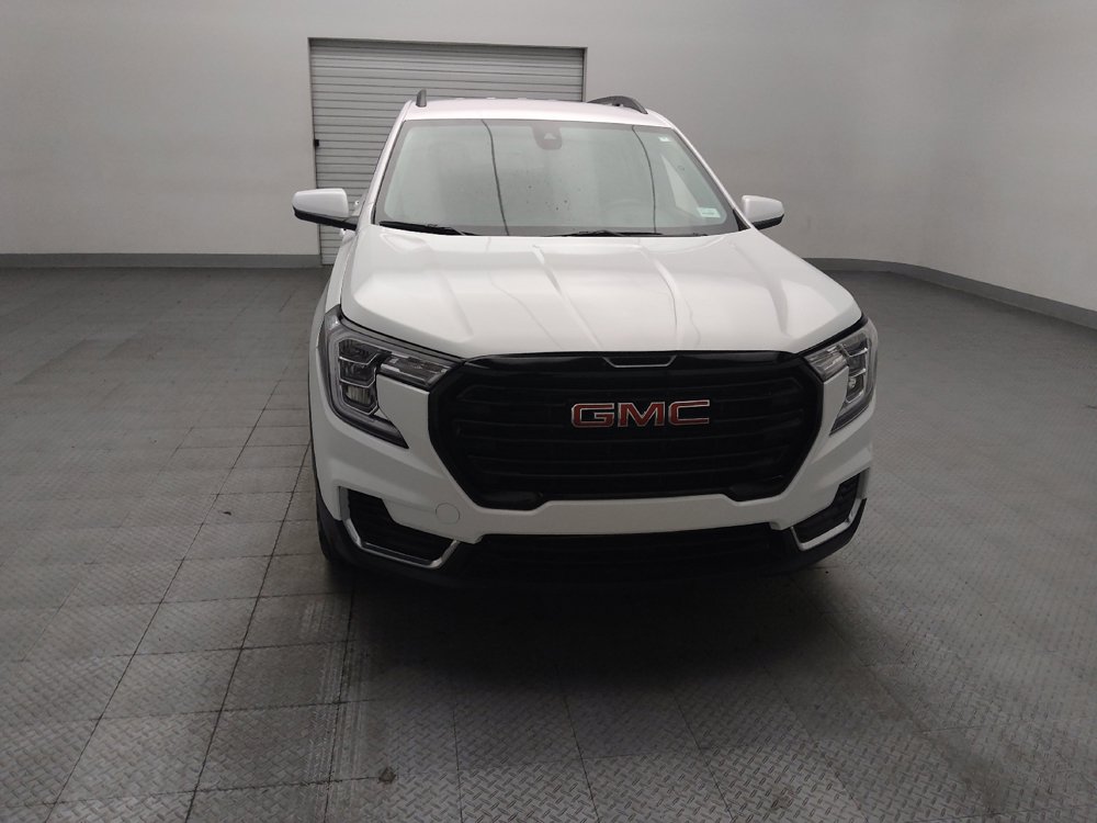 Used 2024 GMC Terrain SLE w/ Driver Convenience Package AWD/4WD image 14