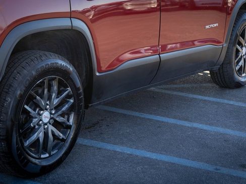 Used 2019 GMC Acadia SLT image 24