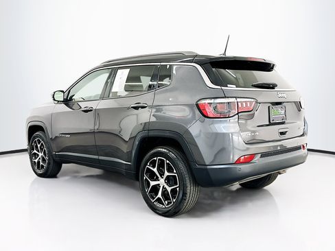 Used 2024 Jeep Compass Limited w/ Sun and Sound Group image 5