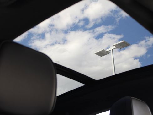 New 2026 Porsche Macan image 27