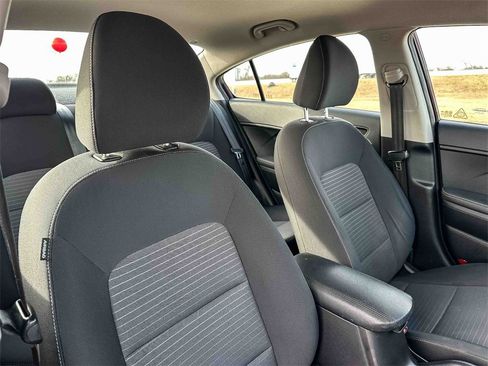 Used 2017 Kia Forte LX w/ LX Popular Package image 22