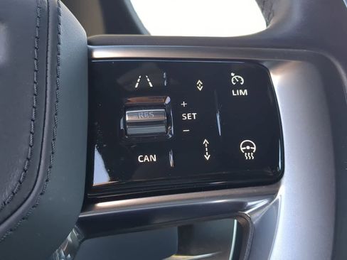 Used 2023 Land Rover Range Rover SE image 25