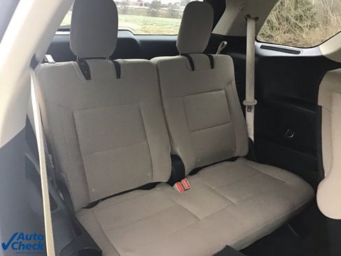 Used 2021 Ford Explorer XLT image 17