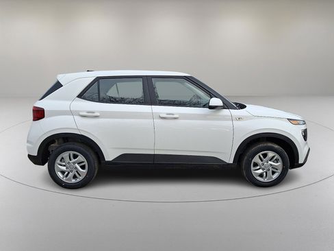 New 2026 Hyundai Venue SE image 8