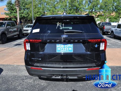 New 2026 Ford Explorer Active RWD image 4