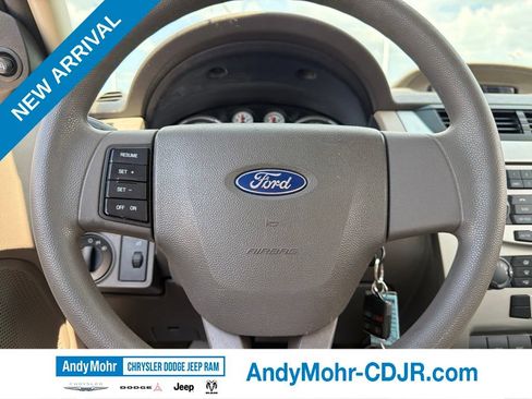 Used 2009 Ford Focus SE FWD image 21