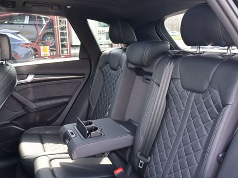 Used 2024 Audi SQ5 Prestige AWD/4WD image 9