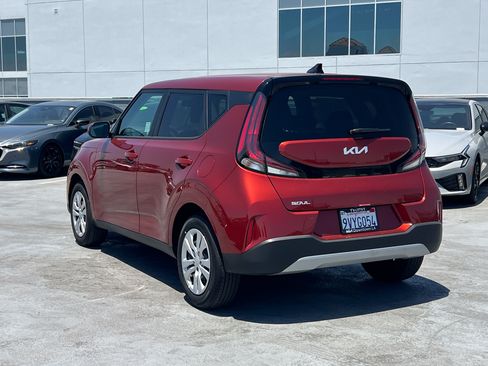 Certified 2025 Kia Soul LX FWD image 4