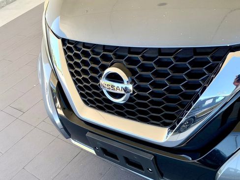 Used 2020 Nissan Murano SV FWD image 2