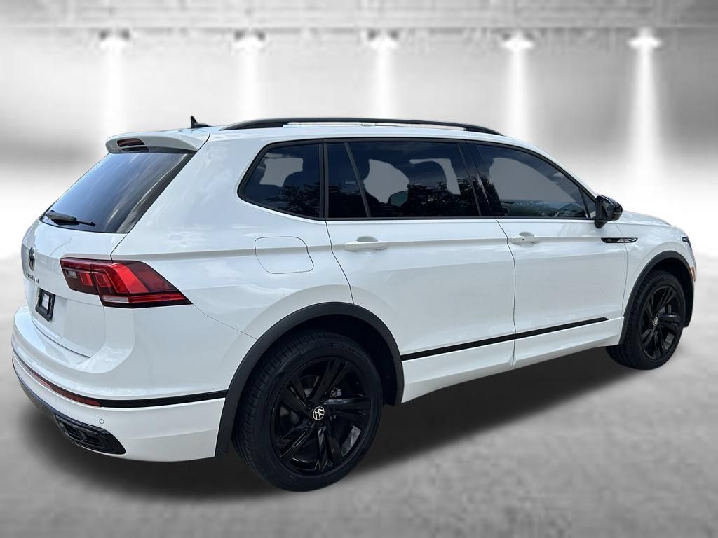 Certified 2023 Volkswagen Tiguan SE R-Line FWD image 6
