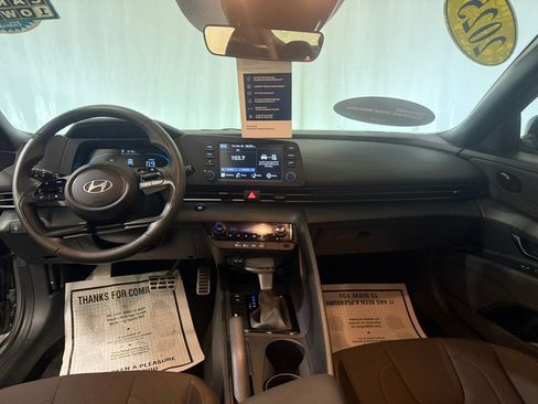 Certified 2025 Hyundai Elantra Sport w/ Cargo Package image 38