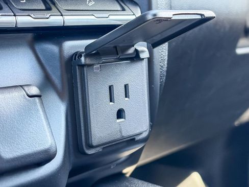 Used 2020 GMC Sierra 1500 AT4 w/ AT4 Premium Package image 32