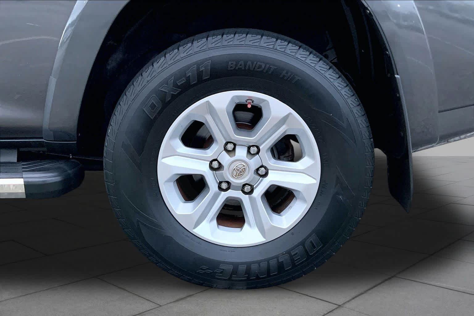 Used 2018 Toyota 4Runner SR5 Premium RWD image 10