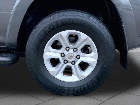 Used 2018 Toyota 4Runner SR5 Premium RWD image 10