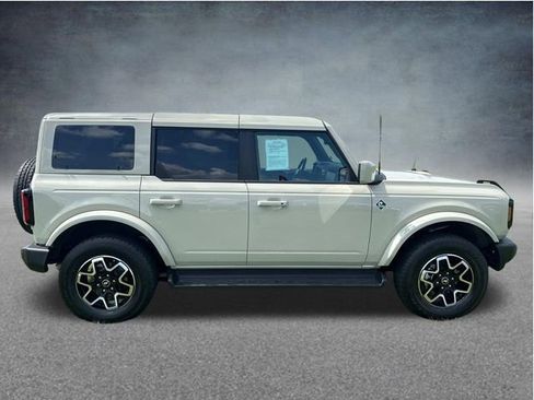 Used 2025 Ford Bronco Outer Banks AWD/4WD image 12