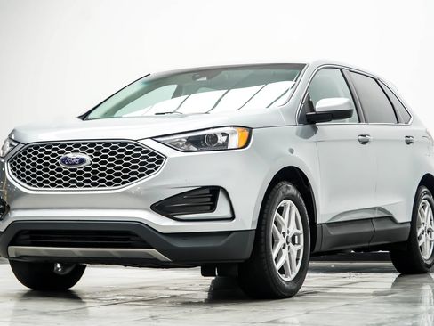 Used 2023 Ford Edge SEL AWD/4WD image 9
