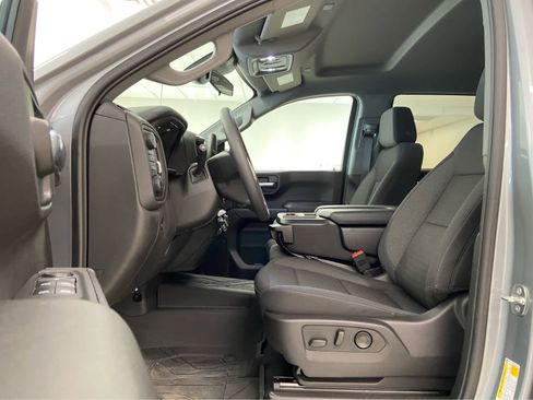 Used 2024 Chevrolet Silverado 1500 Custom Trail Boss w/ LPO, Dark Essentials Package image 11