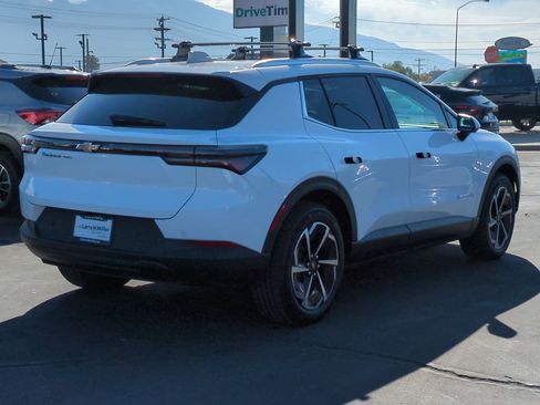 New 2026 Chevrolet Equinox EV LT image 5