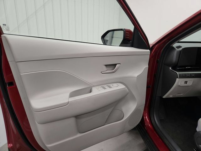Used 2025 Hyundai Kona SEL FWD image 21