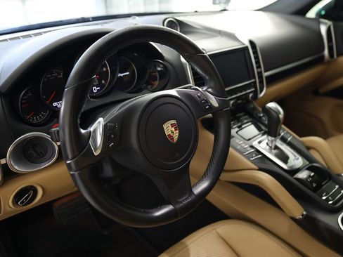 Used 2014 Porsche Cayenne Diesel Platinum Edition AWD/4WD image 18