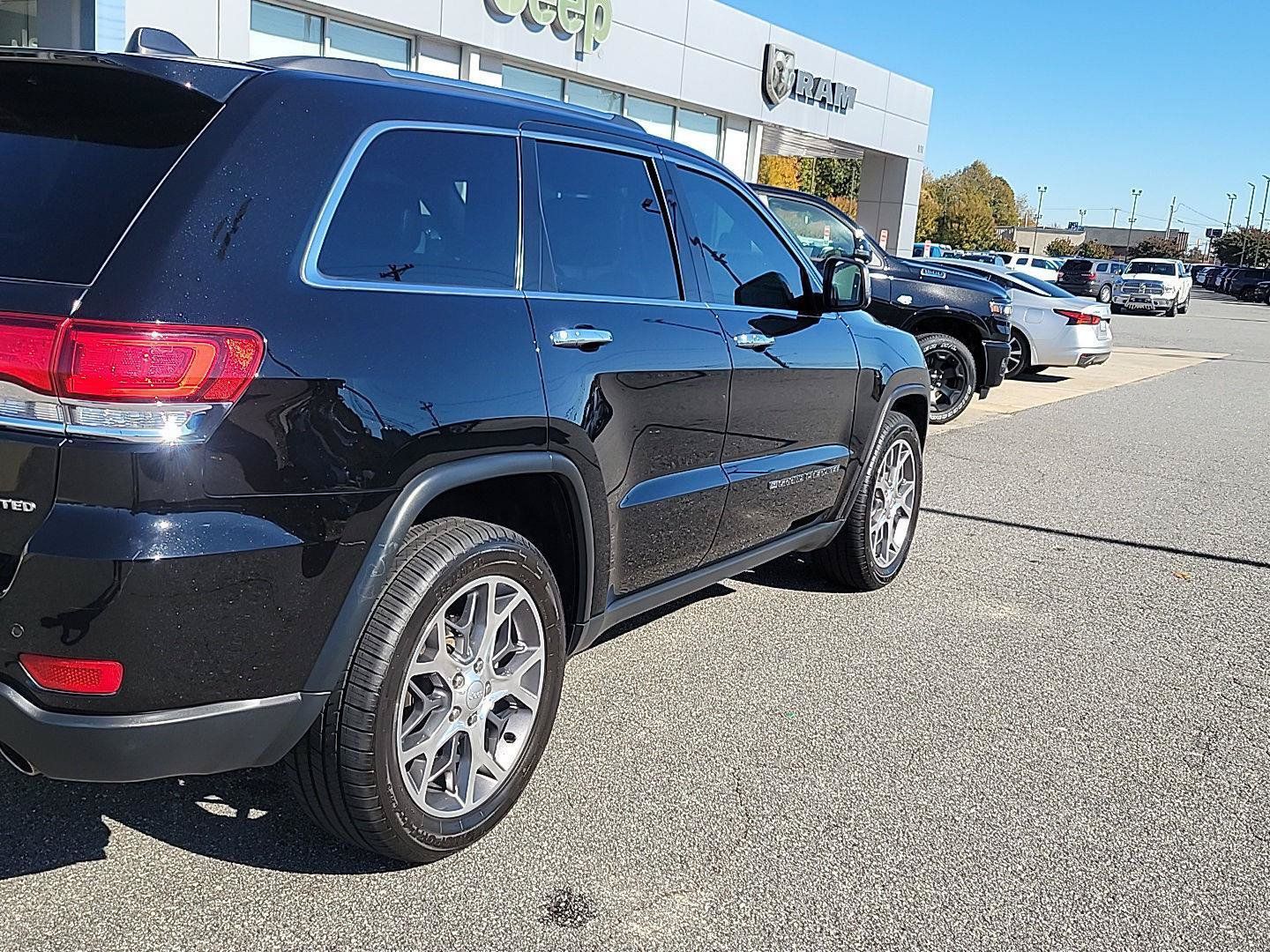 Certified 2022 Jeep Grand Cherokee Limited w/ Tech Group RWD image 20