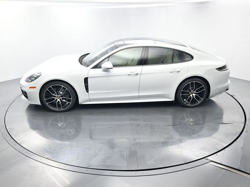 Certified 2022 Porsche Panamera GTS image 34