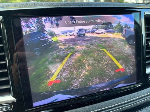 Used 2025 Chrysler Pacifica Limited FWD image 26