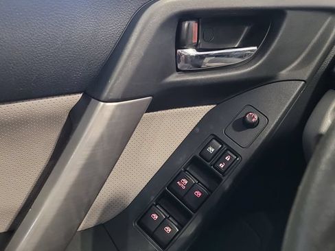 Used 2015 Subaru Forester 2.5i Limited AWD/4WD image 19