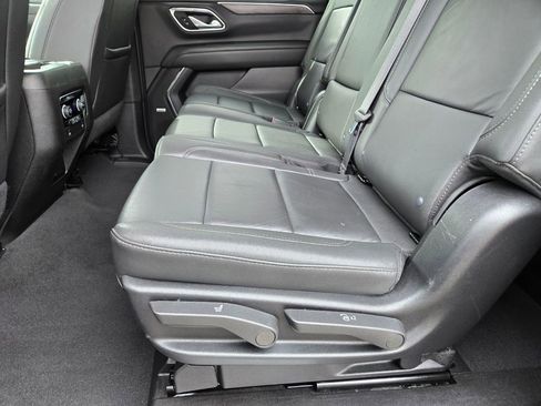 Used 2024 Chevrolet Suburban LT image 11