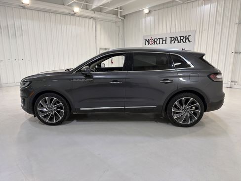 Used 2019 Lincoln Nautilus Reserve image 2