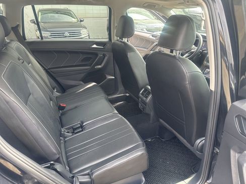 Used 2022 Volkswagen Tiguan SE w/ Panoramic Sunroof Package AWD/4WD image 33