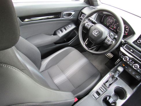 Used 2025 Honda Civic Sport image 28