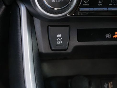Certified 2025 Toyota RAV4 XLE AWD/4WD image 20
