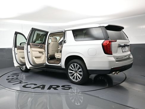 Used 2022 GMC Yukon XL Denali AWD/4WD image 28
