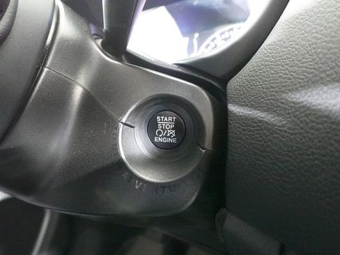 Used 2019 Jeep Renegade Latitude w/ Cold Weather Group image 21