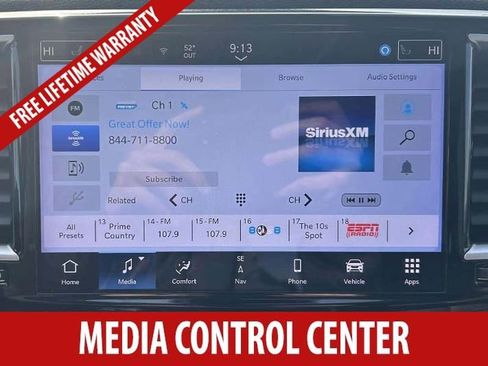Used 2024 Chrysler Pacifica Limited FWD image 8