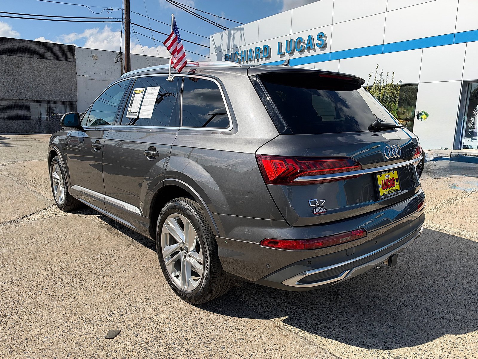 Used 2020 Audi Q7 2.0T Premium Plus w/ Premium Plus Package AWD/4WD image 7