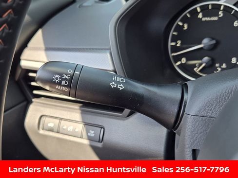 Used 2025 Nissan Altima 2.5 SR image 25