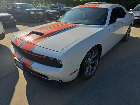 Used 2022 Dodge Challenger GT RWD image 1