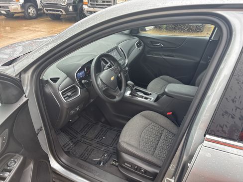 Used 2024 Chevrolet Equinox LT FWD image 9