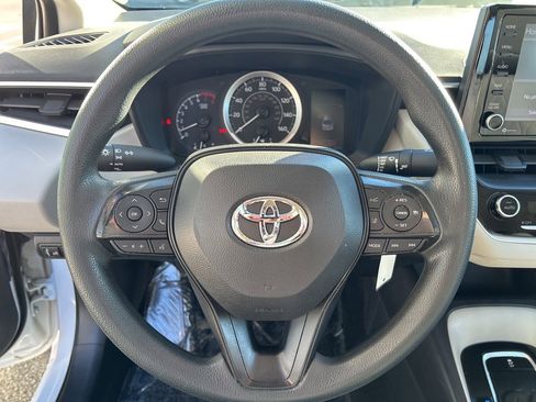 Used 2022 Toyota Corolla LE image 13