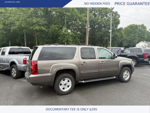 Used 2011 Chevrolet Suburban LT w/ Luxury Package AWD/4WD image 6