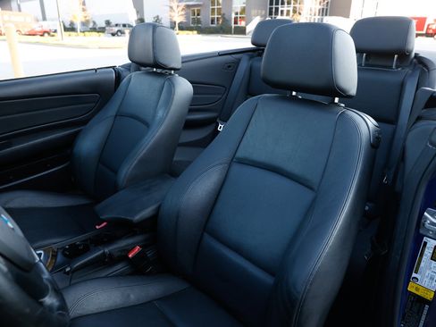 Used 2011 BMW 135i Convertible w/ Premium Pkg image 6