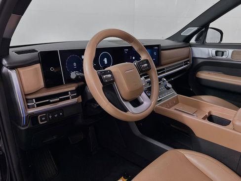 Used 2024 Hyundai Santa Fe Limited image 9