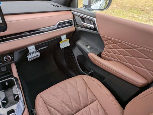 New 2026 Mitsubishi Outlander SEL image 18