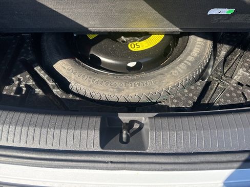 Used 2018 Volkswagen Tiguan SE image 23