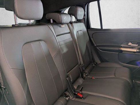 Certified 2025 Mercedes-Benz GLB 250 image 21